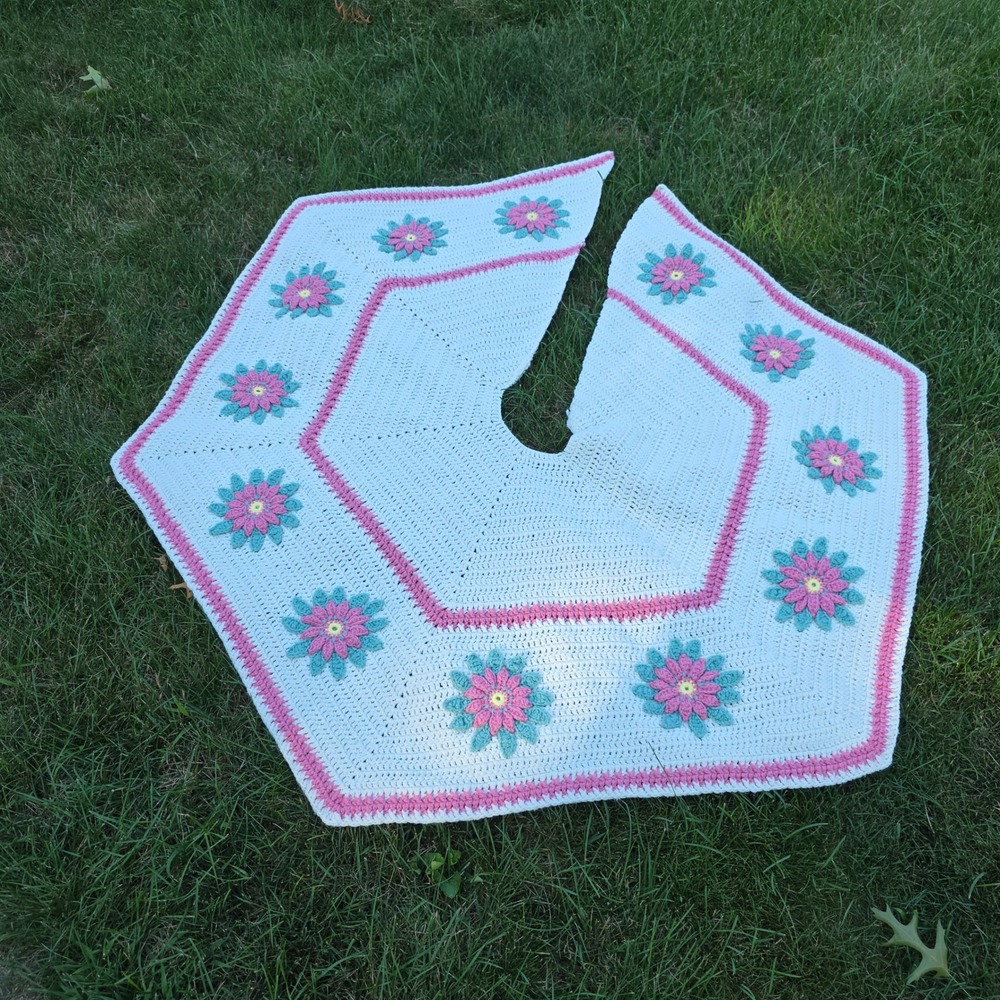 Vtg Handmade Crochet Christmas Tree Skirt White Pink Teal Pointsettia 54 inches